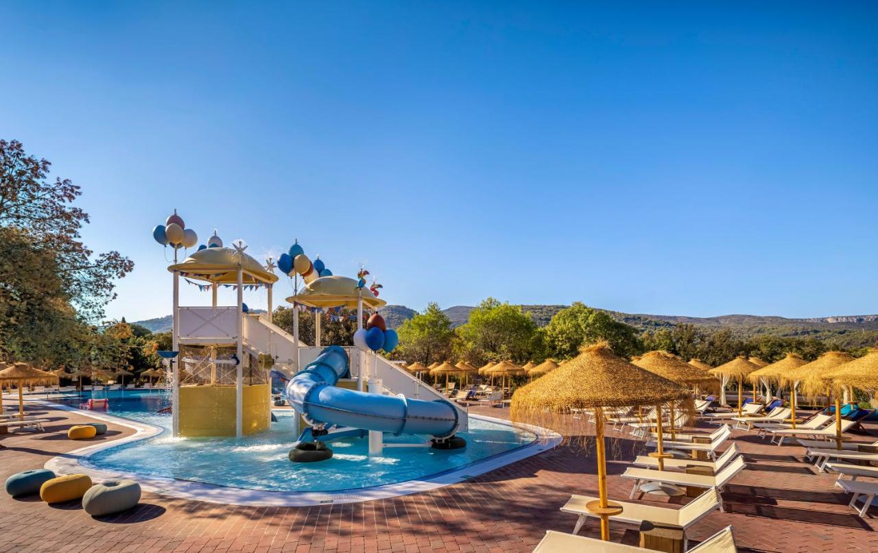 Valamar Amicor Resort Stari Grad  Exterior photo