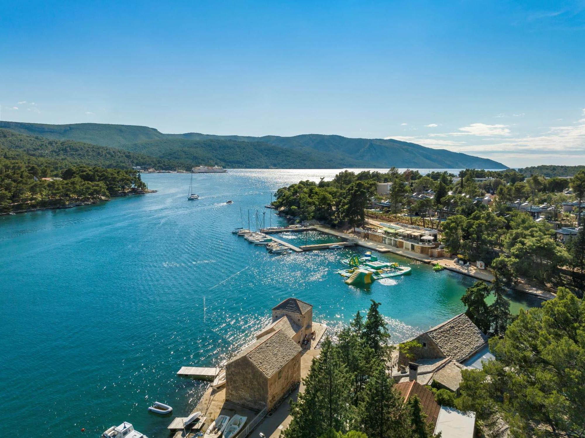 Valamar Amicor Resort Stari Grad  Exterior photo